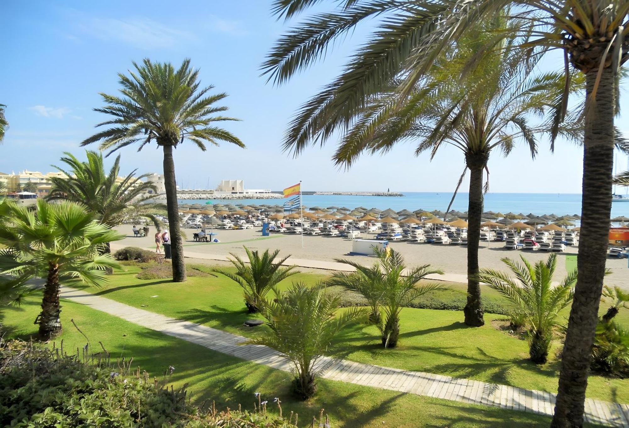 Next To Puerto Marina And The Beach Беналмадена Екстериор снимка
