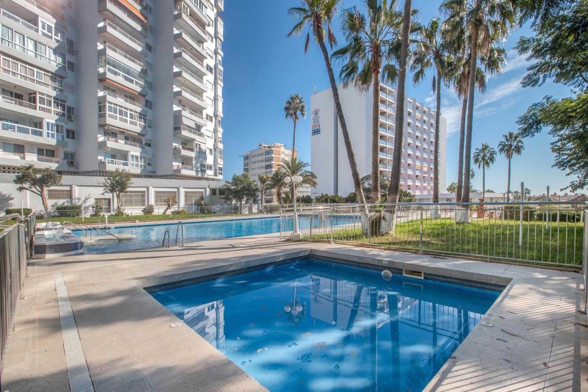 Next To Puerto Marina And The Beach Беналмадена Екстериор снимка